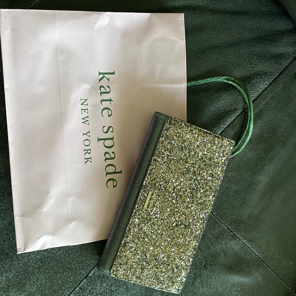 Kate Spade wallet on chain